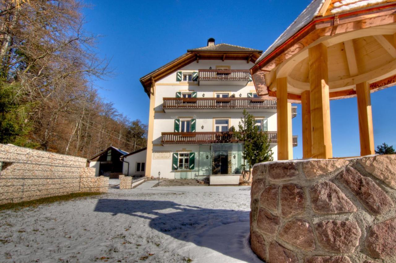 Waldquell Collalbo